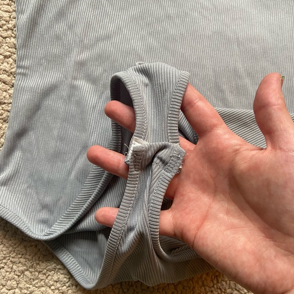 🌸 Amazon 🌸 light gray ribbed bodysuit - Picture 4 of 7